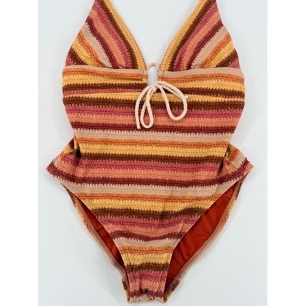 Robin Piccone Lyra Keyhole One Piece Striped Swim Size 6 NWOT